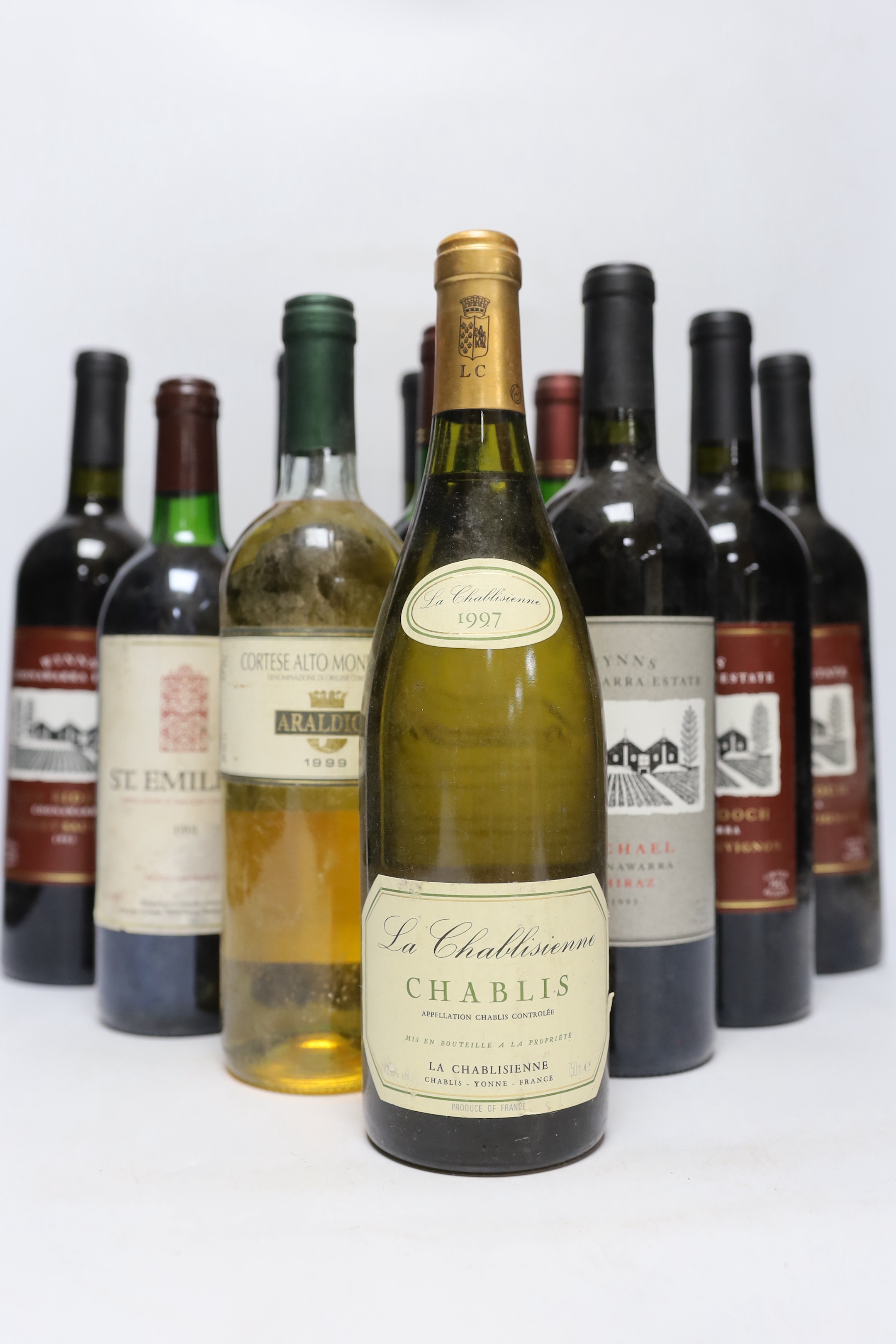 Eleven bottles of assorted wine to include Wynns Coonawarra Estate Cabernet Sauvignon and Shiraz 1993 (7) St Emilion 1991 (1) Chablis 1997 (1)